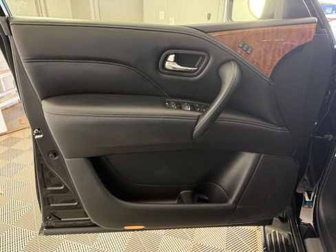 Used 2018 INFINITI QX80 4WD w/ Driver Assistance Package image 19