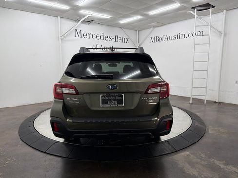 Used 2018 Subaru Outback 3.6R Limited AWD/4WD image 6