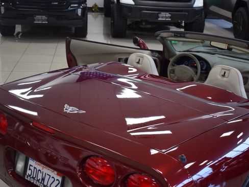 Used 2003 Chevrolet Corvette Convertible w/ Preferred Equipment Group1 image 34