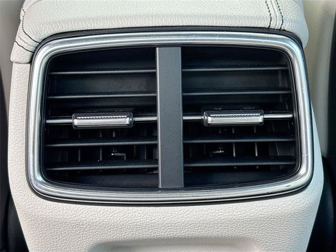 Used 2025 Genesis G70 2.5T RWD image 25