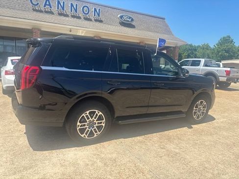Certified 2025 Ford Expedition Active RWD image 5