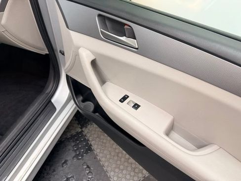 Used 2019 Hyundai Sonata SE FWD image 38