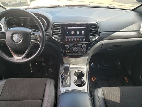 Used 2022 Jeep Grand Cherokee Laredo X AWD/4WD image 17