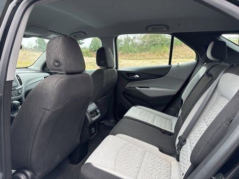 Used 2022 Chevrolet Equinox LS image 7