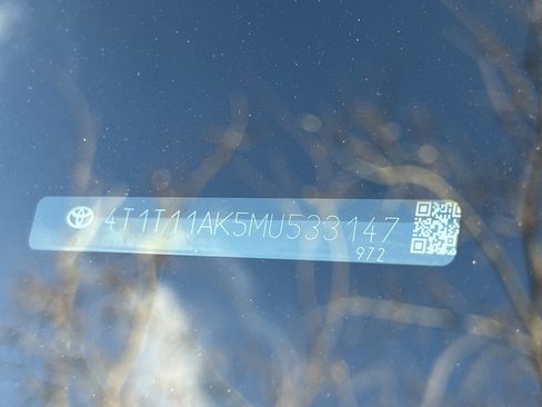 Used 2021 Toyota Camry SE w/ Convenience Package image 36