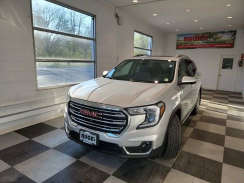 Used 2022 GMC Terrain SLT w/ Tech Package AWD/4WD image 2