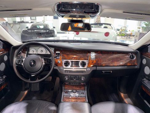 Used 2010 Rolls-Royce Ghost $268K MSRP image 10