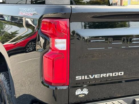 New 2026 Chevrolet Silverado 1500 LT Trail Boss w/ Safety Package AWD/4WD image 32