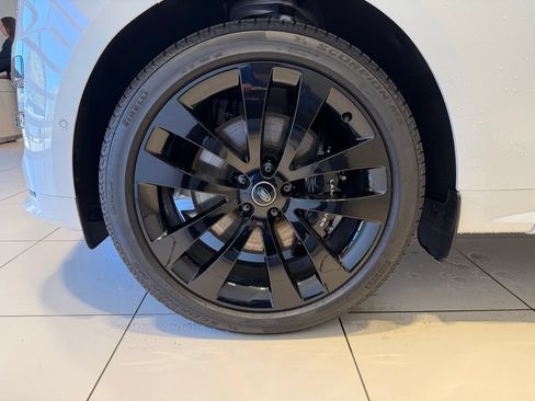 New 2025 Land Rover Range Rover Sport Dynamic SE AWD/4WD image 10