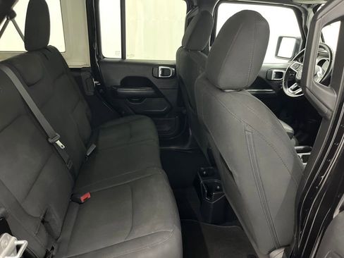 Used 2020 Jeep Wrangler Unlimited Sahara AWD/4WD image 17