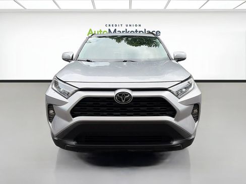 Used 2021 Toyota RAV4 XLE FWD image 2