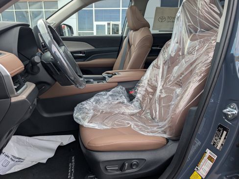 New 2026 Toyota Grand Highlander AWD image 12