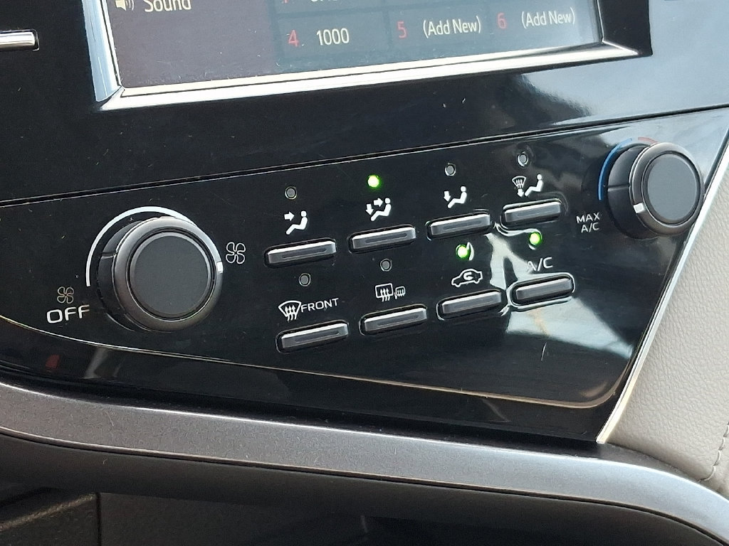 Certified 2018 Toyota Camry LE w/ Convenience Package FWD image 15