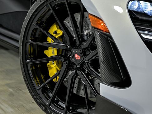 Used 2018 McLaren 720S RWD image 3