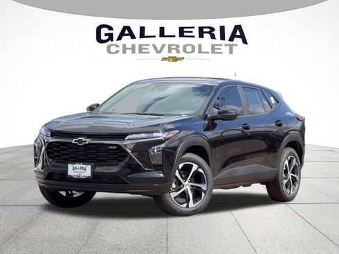 New 2026 Chevrolet Trax RS FWD image 2