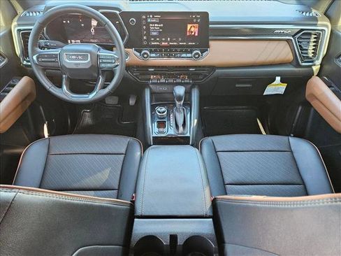 Used 2024 GMC Canyon AT4 w/ AT4 Premium Package image 20