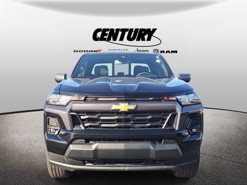 Used 2023 Chevrolet Colorado LT w/ LT Convenience Package II image 9