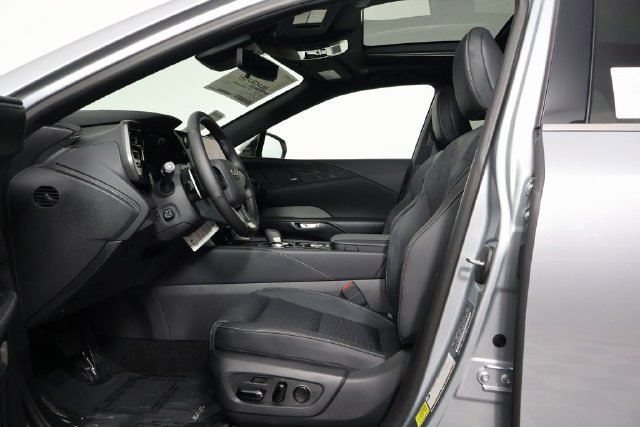 New 2026 Lexus RX 450h AWD w/ Convenience Package image 5