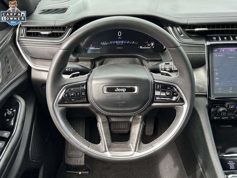 Used 2023 Jeep Grand Cherokee Overland AWD/4WD image 13