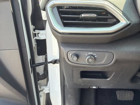 Used 2022 Chevrolet TrailBlazer LS FWD image 11