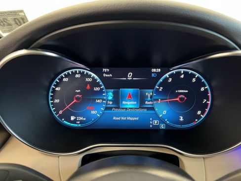 Used 2021 Mercedes-Benz GLC 300 4MATIC image 17