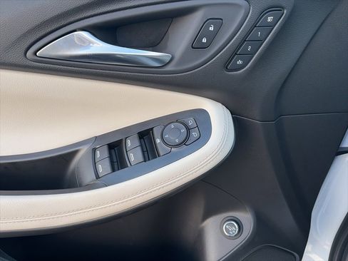 Used 2025 Buick Encore GX Avenir w/ Avenir Technology Package image 14