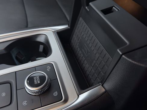 Used 2020 Ford Explorer Limited w/ Class III Trailer Tow Package image 18