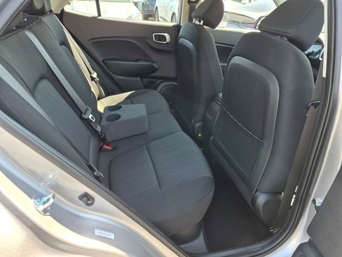 Used 2026 Hyundai Venue SE FWD image 25