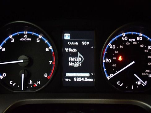 Used 2017 Toyota RAV4 XLE FWD image 42