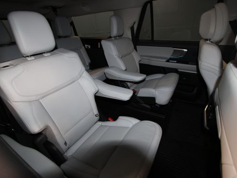 New 2027 Ford Expedition Max Platinum AWD/4WD image 22
