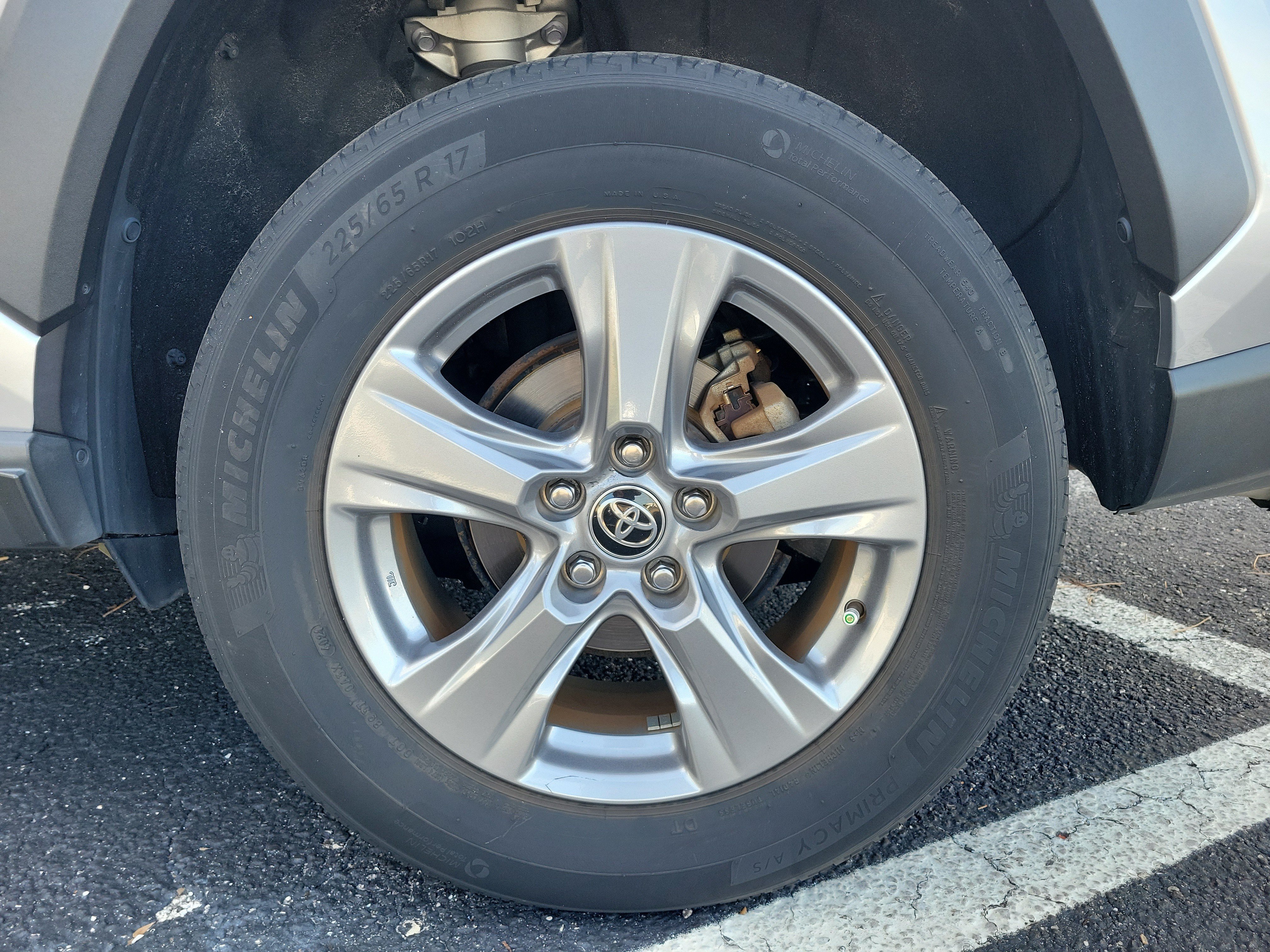 Used 2022 Toyota RAV4 XLE AWD/4WD image 7