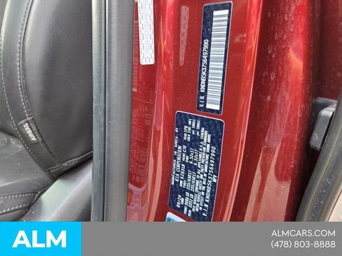 Used 2025 Kia Carnival FWD image 16