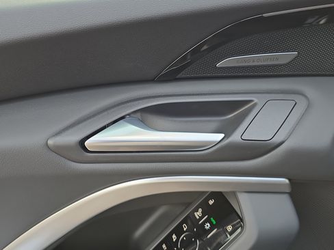 New 2025 Audi Q5 Prestige image 18