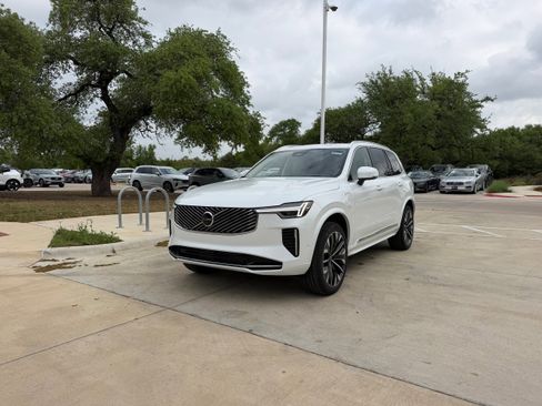 New 2026 Volvo XC90 T8 Ultra w/ Lounge Package AWD/4WD image 2