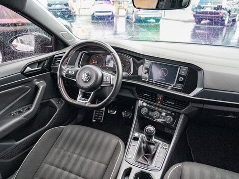 Used 2019 Volkswagen Jetta GLI image 25
