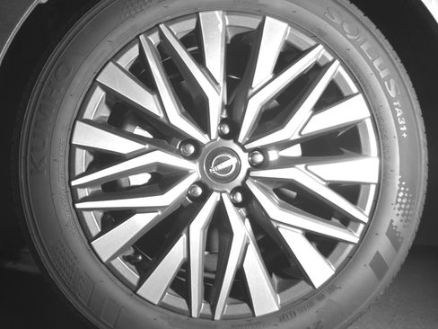 Used 2025 Nissan Altima 2.5 SV image 12