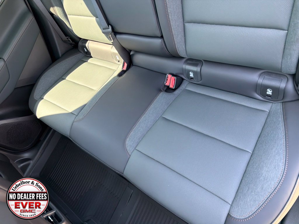 New 2027 GMC Terrain AT4 w/ Convenience Package III AWD/4WD image 18