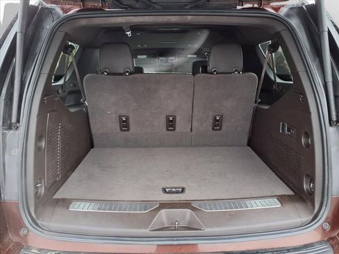 Used 2022 GMC Yukon XL Denali image 27