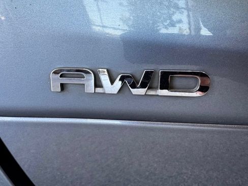 Used 2021 Toyota Highlander Limited AWD/4WD image 10