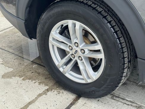 Used 2020 Ford Explorer XLT w/ Equipment Group 202A image 10