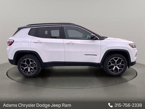 Used 2025 Jeep Compass Limited image 2