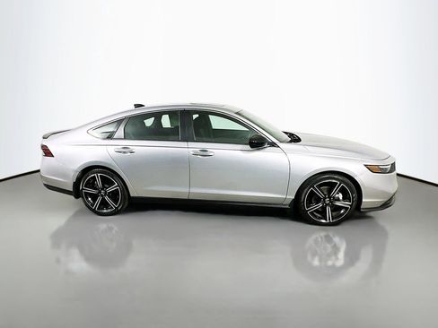 Used 2024 Honda Accord Sport image 7