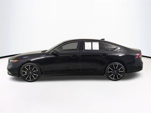 Used 2023 Honda Accord Touring image 8