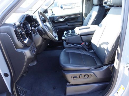 Used 2024 Chevrolet Silverado 1500 LT image 16