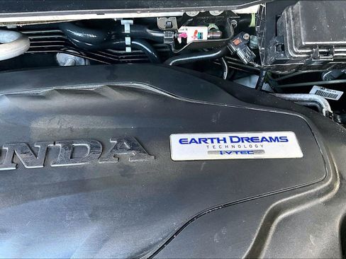 Used 2019 Honda Pilot Touring image 32
