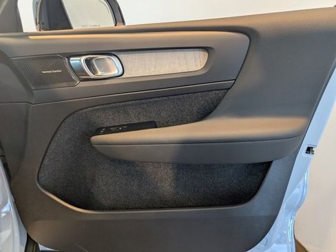 New 2026 Volvo XC40 B5 Ultra w/ Climate Package image 28