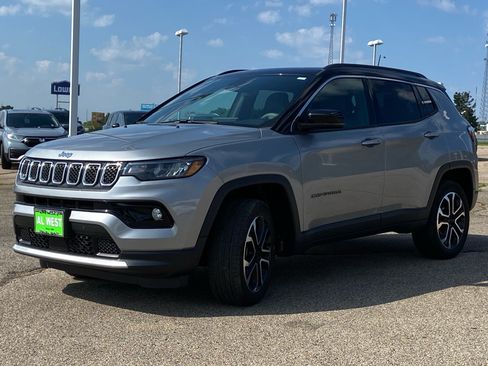 Used 2023 Jeep Compass Limited w/ Sun and Sound Group AWD/4WD image 7