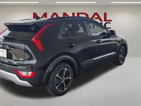 Used 2024 Kia Niro LX FWD image 8