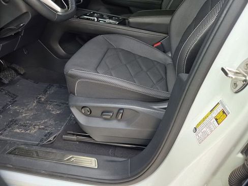 Used 2024 Volkswagen Atlas Cross Sport SE image 23