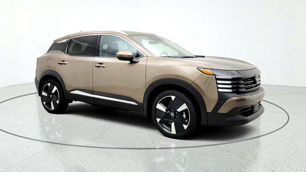 Used 2025 Nissan Kicks SR w/ Illumination Package AWD/4WD image 3